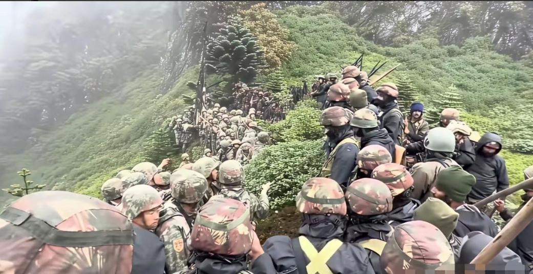 中印边境士兵藏南方向又对峙，双方又是各拿着木棍、铁棒，就像当年万勒河谷对峙一样。