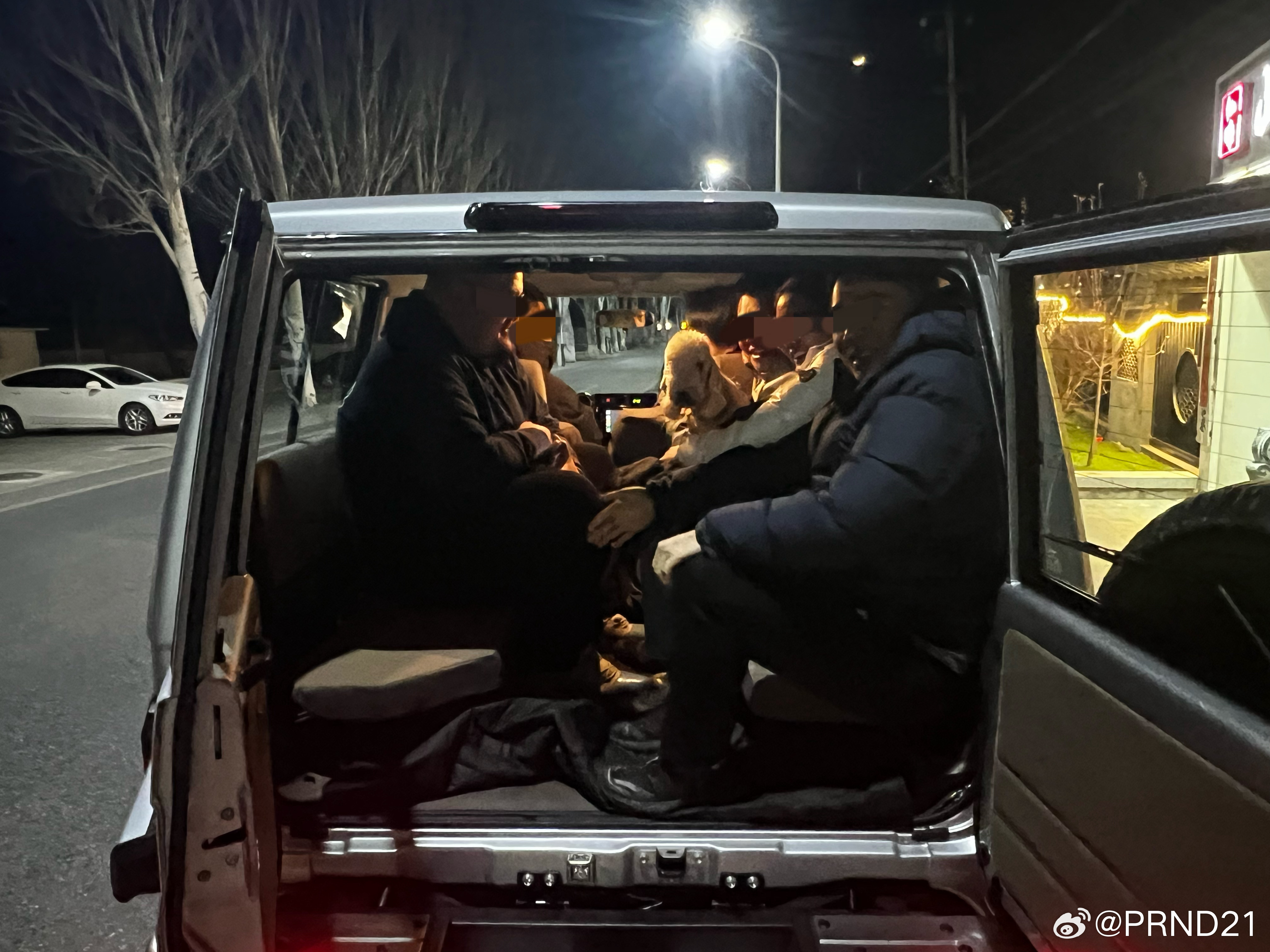 当你吃了一整天健康食物 其实健康食物并不意味着就很难吃，有段时间我会焯肉卷+生菜