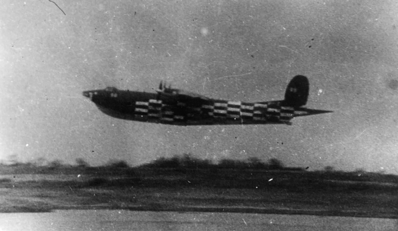 1976年4月3日，我国自行研制的第一代水上反潜轰炸机水轰5在湖北荆门首飞成功。