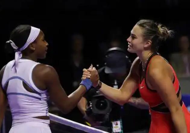 北京时间11月8日，WTA年终总决赛四强出炉！

世界第一，萨巴伦卡2-0（7-