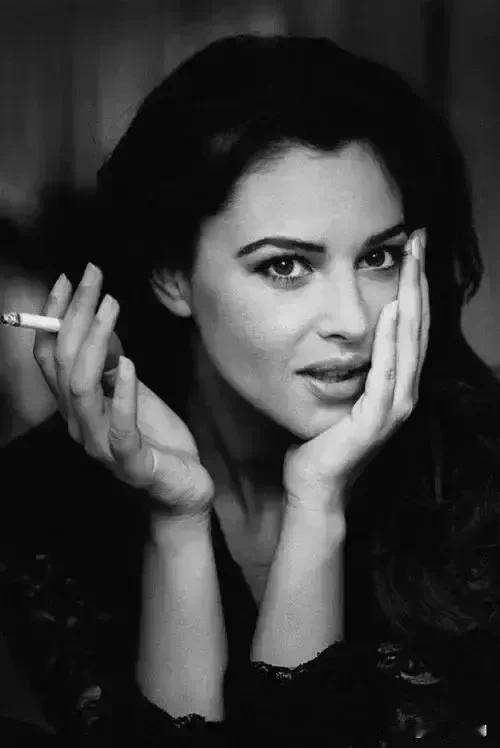 啊张那些粉丝毁了他

声明一下，我真不是幸灾乐祸哈！
今天周末，坐在沙发上刷刷头