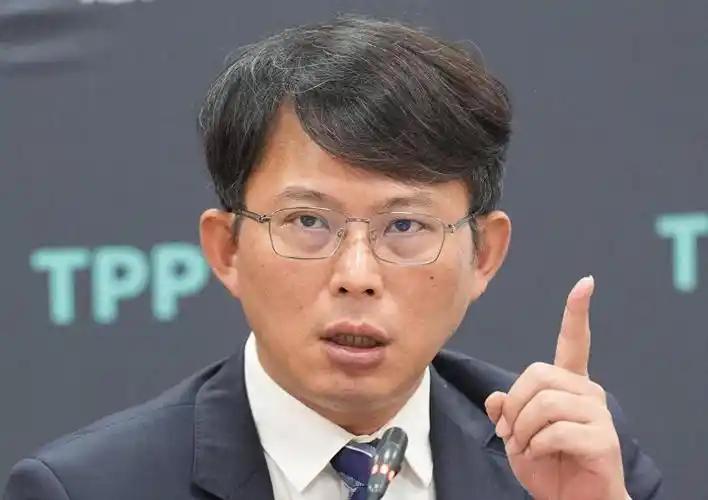 蓝白在竹北到底是谈崩了，还是外面把火烧得太旺？这几天围绕竹北市长人选，外界看到的