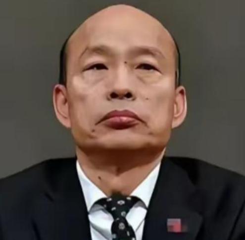 韩国瑜直言：台湾是全球华人中唯一能够做到“百分百民主”的地区。
 
说白了，这就