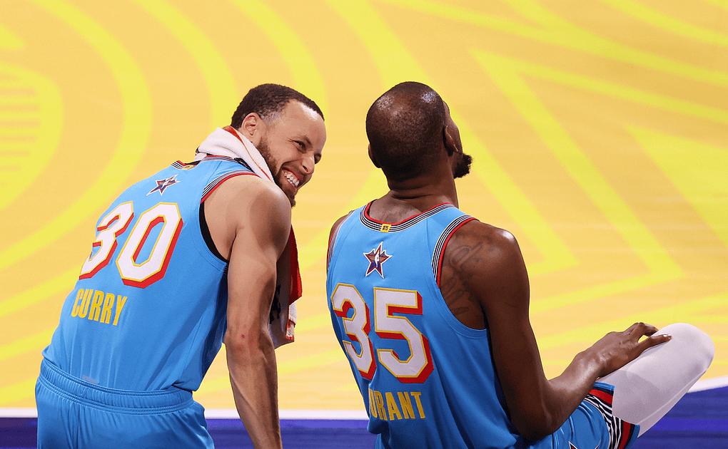 NBA官方推出新的数据统计指标，引力值。
引力值什么意思呢？用于量化球员，比赛中