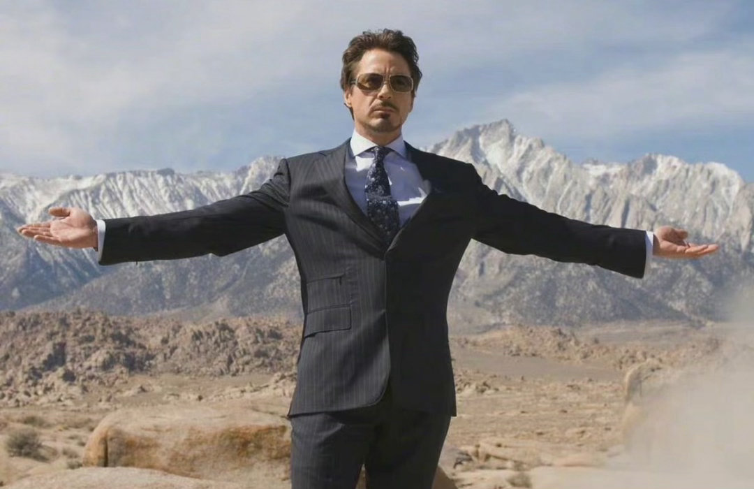漫威宇宙故事线起源于钢铁侠 从山洞里敲出第一套战甲开始，漫威宇宙才真正有了心跳。