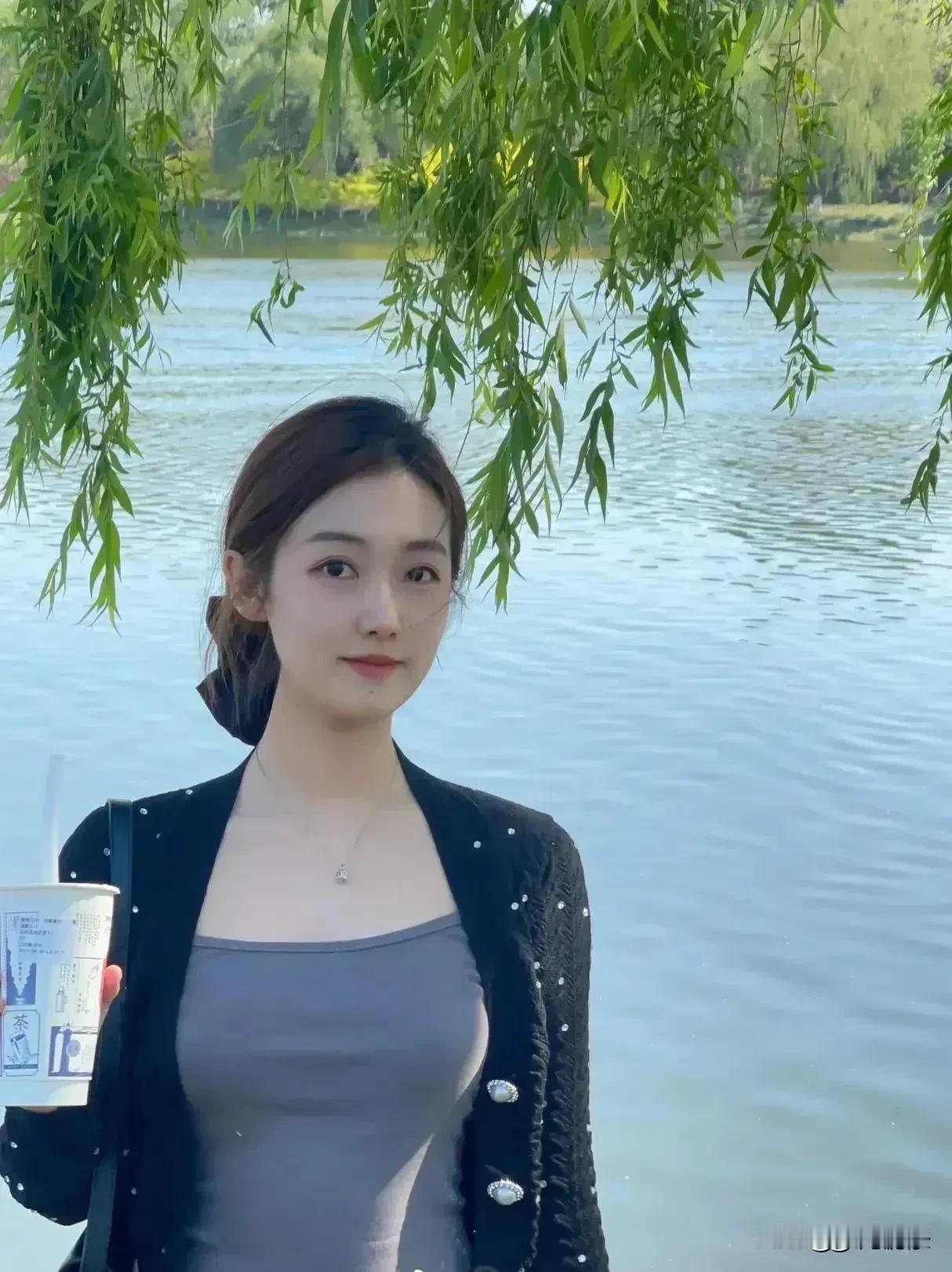 生活基调需要点什么色彩调味…
人到一定岁数，变化是很大的，除了自身特点，主要还是