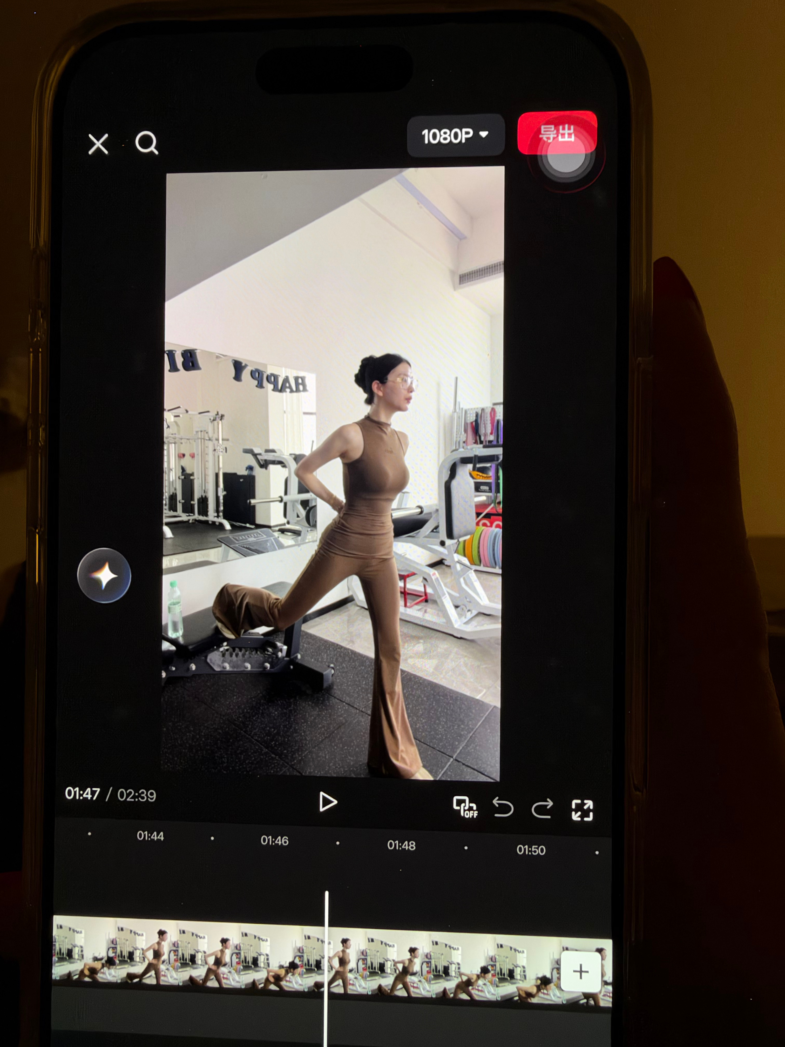 我崩溃了，想偷摸用一下以前的健身素材拼接一个新vlog（一般不这样，因为压根没这
