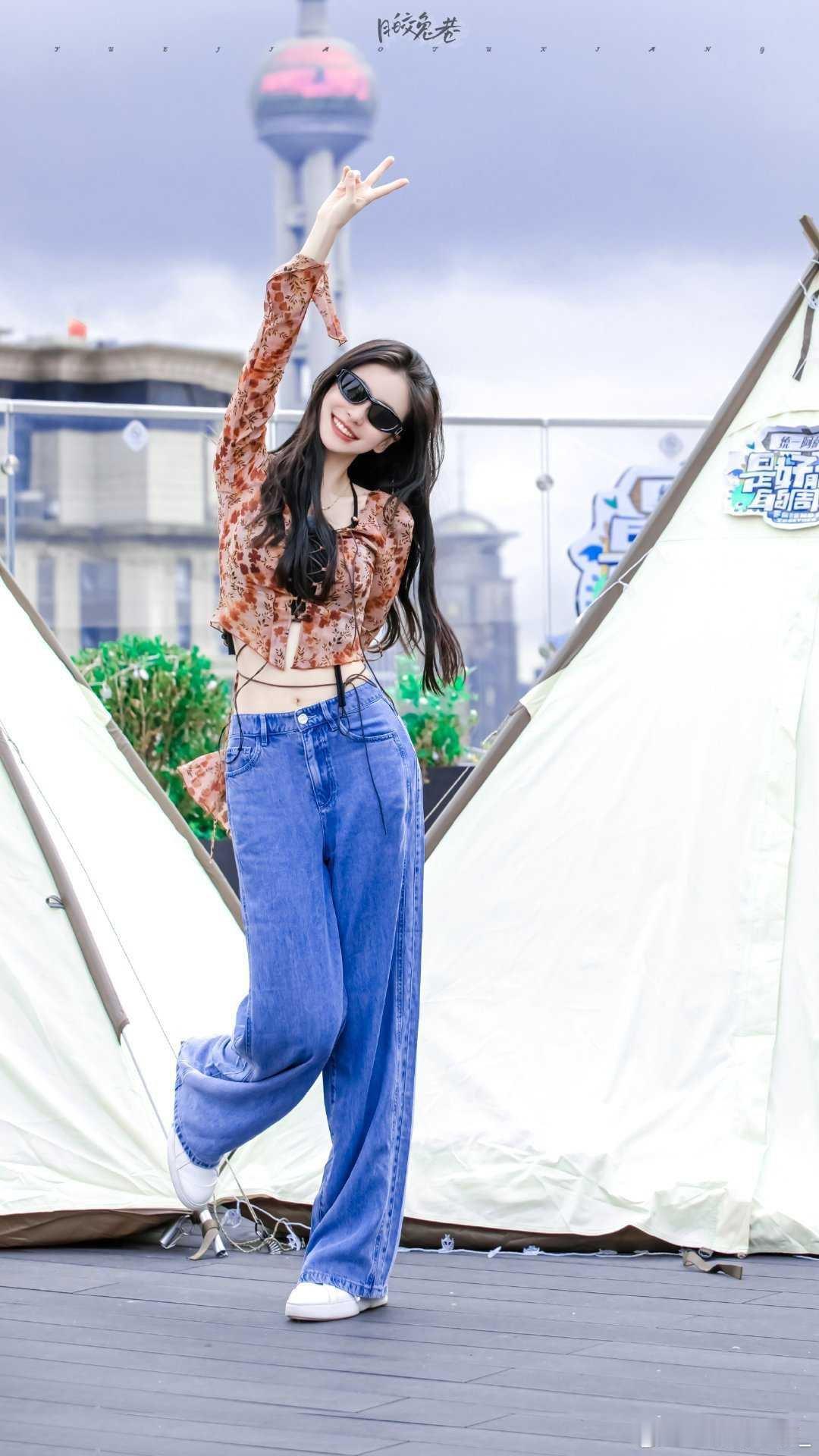 angelababy angelababy "仲夏的耀眼在于人生中的各种转折,以