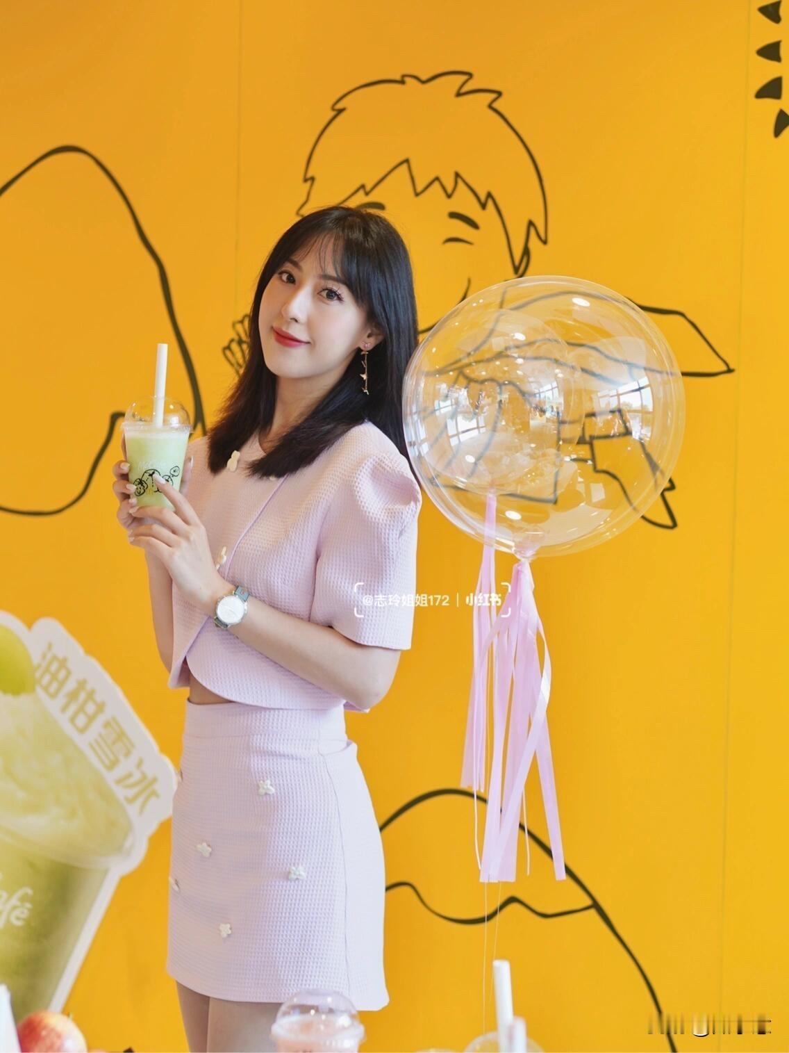 🍃 抹茶拿铁与水果冰沙的完美搭配，尽在McCafe！🍹🍓