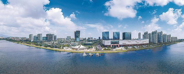 福厦泉上半年成绩单均已公布

福州6121.64亿 增长6.2%

泉州5924