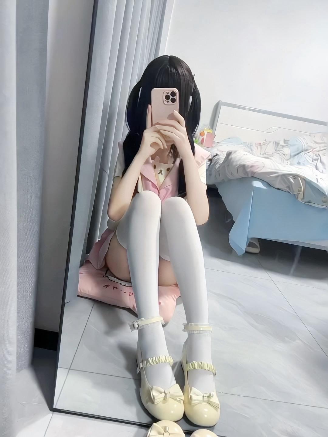 幸福就像巧克力 我这种狗吃一口就死了。