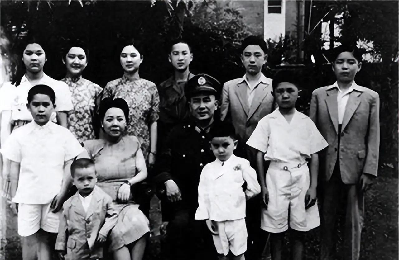 1930年10月，白崇禧的副官许辉生看长官寂寞，把未婚妻王氏送来伺候白崇禧。没想