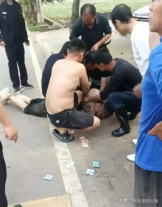 湖南，一69岁大爷发现了一名女子正被侵害，可她又身单力薄，就在关键时刻，大爷挺身