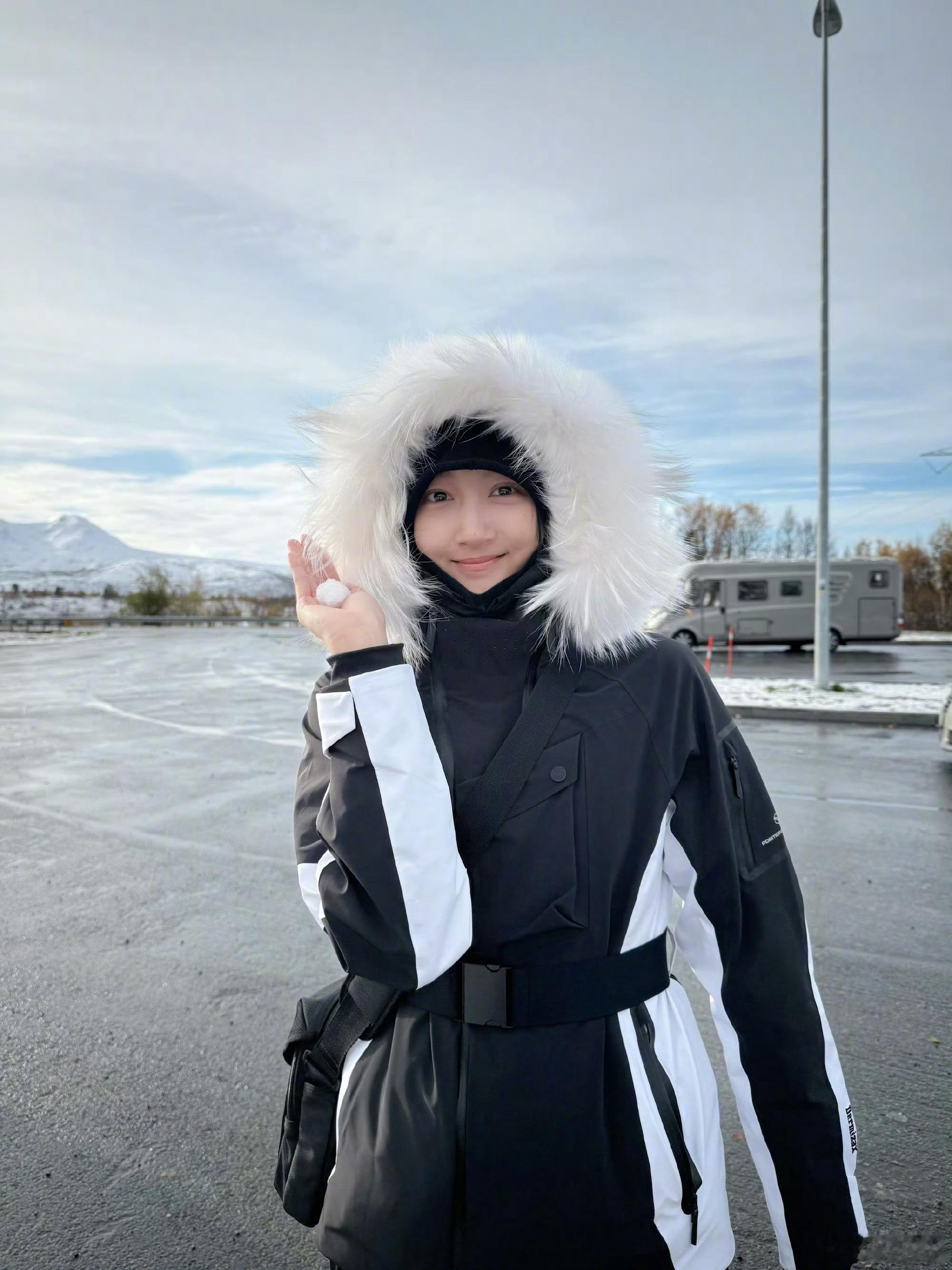关晓彤旅行中的一些小小仪式  关晓彤挪威旅行好有旅行仪式感呀！！晓彤还有存货吗！