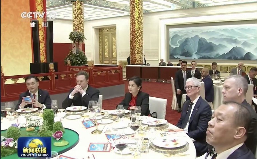 这次中美会谈中一个完全符合 DEI ，美国梦标准的照片，让 x 上的美国人破防了