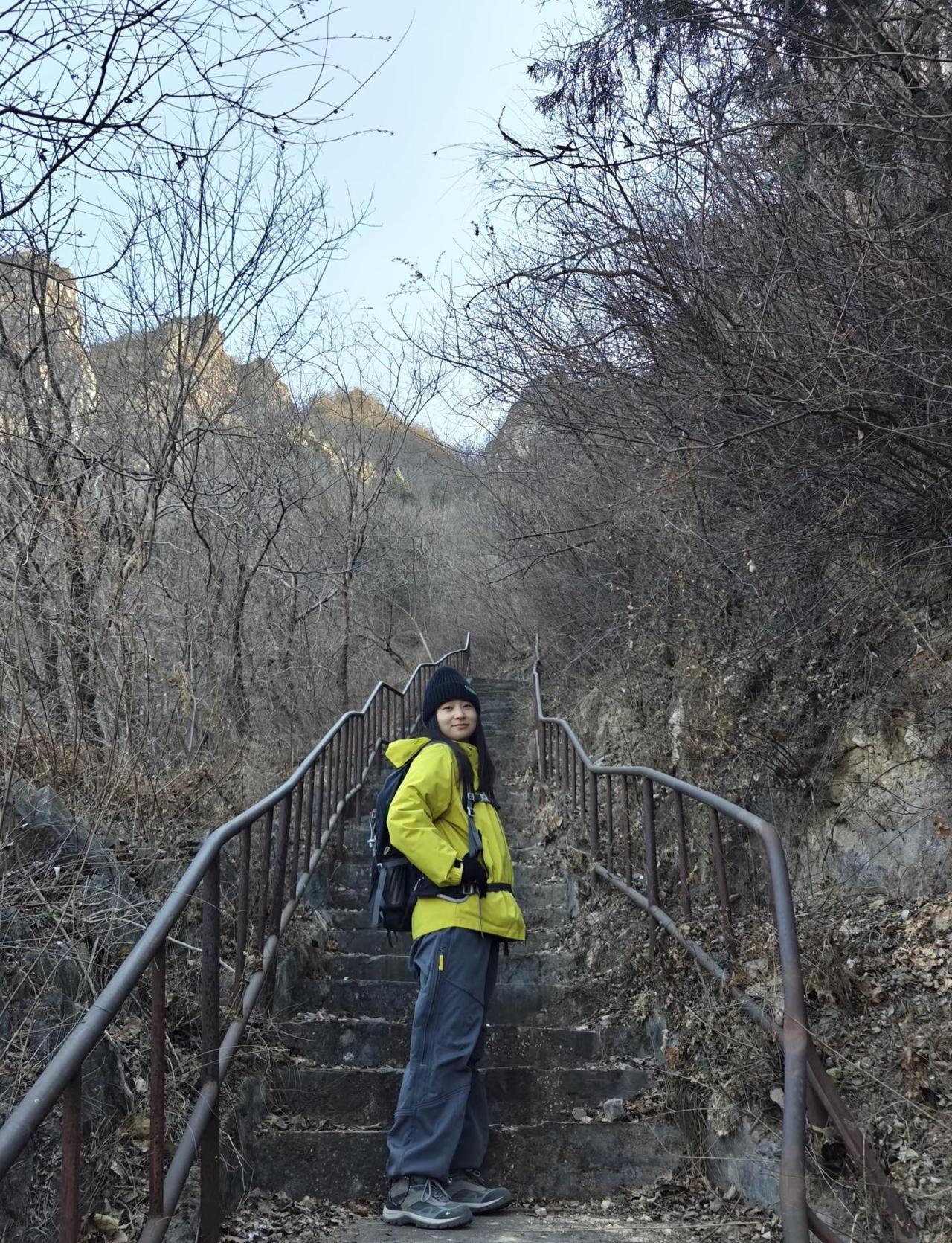 昌平燕子口宝藏小山
[笑哭]给大家推荐一条私藏登山路线，市区 1h 达，遛娃遛宠