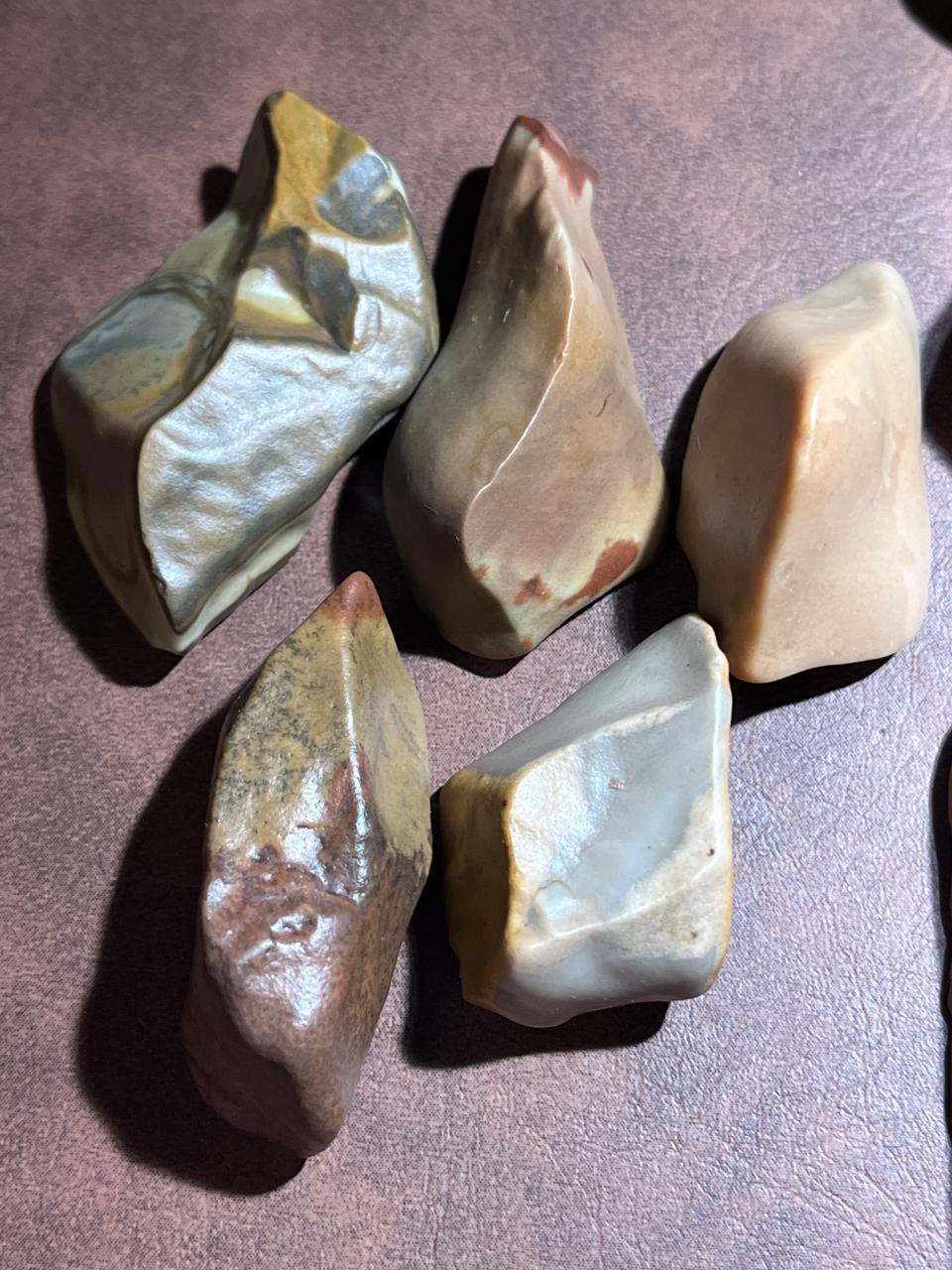 我的今日状态：😁轻松愉快
我这里的天气：☀️晴天
今天又给喜欢😘新疆彩泥原石