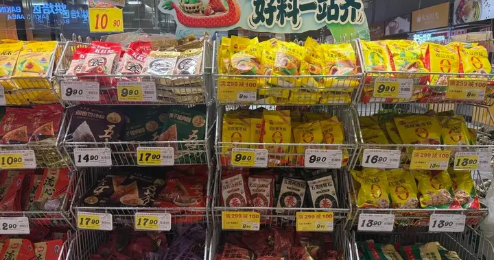 年轻人爱咸老人喜甜？端午青岛粽子销售火爆，一个粽子就是一道菜