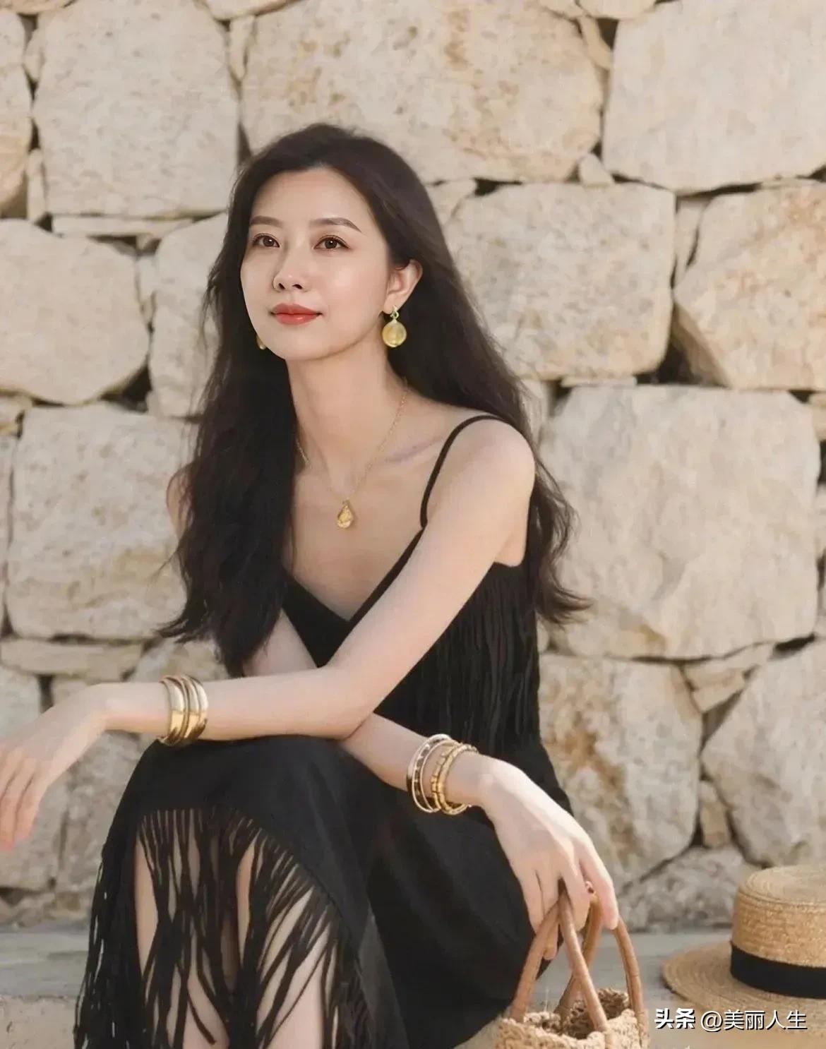 📍𝑺𝒉𝒂𝒏𝒈𝑯𝒂𝒊•朱家角古镇
🏮青砖黛瓦石板路 小桥流水乌