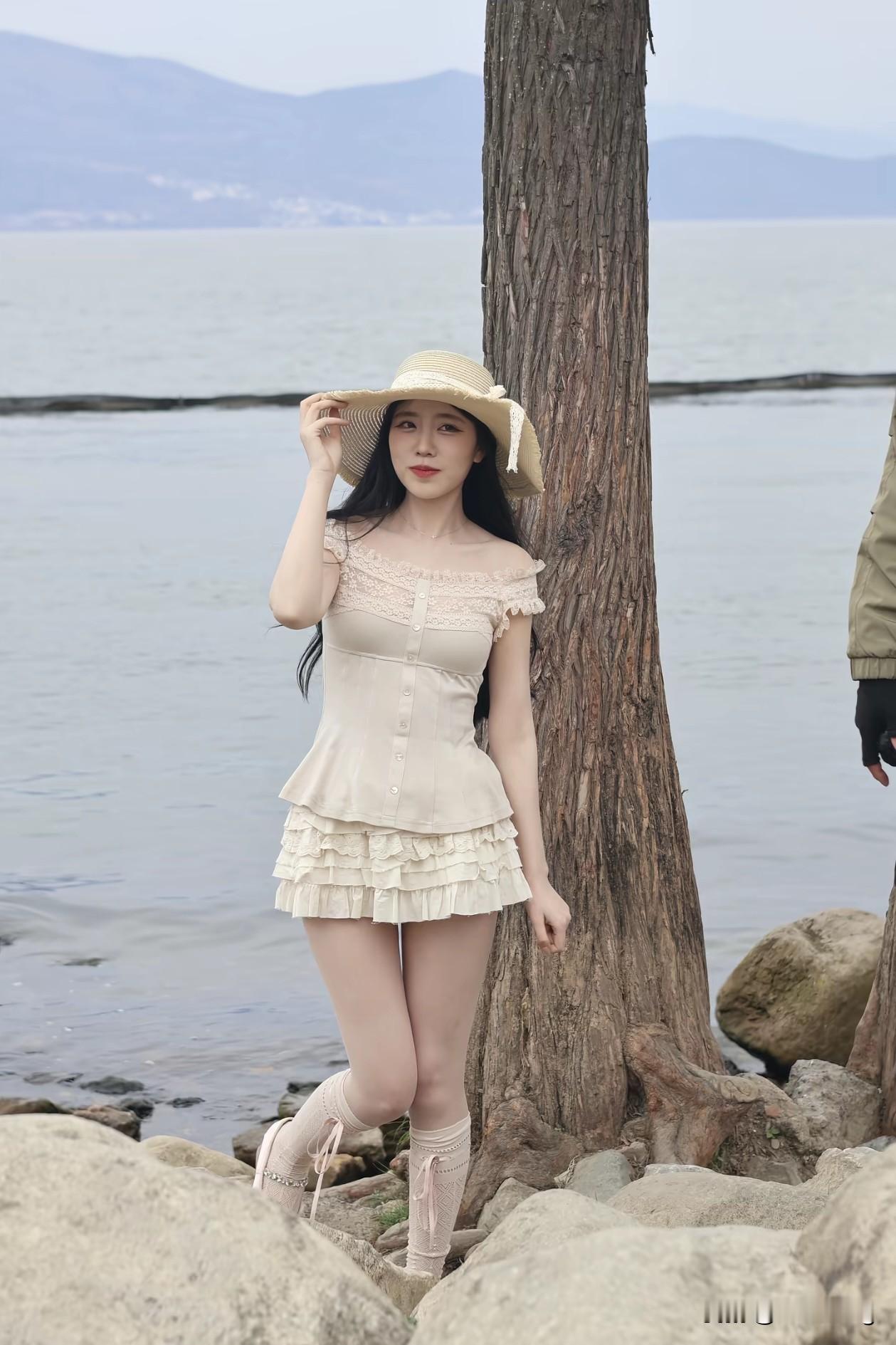  🌊 赴一场湖光山色的约，风里都是松弛的浪漫