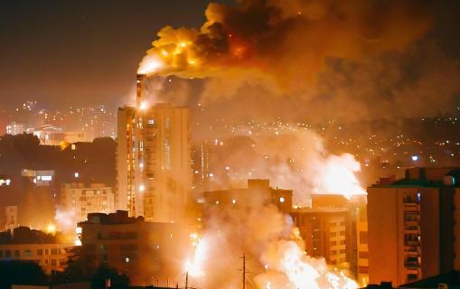 伊朗把中东打了个遍。很多人以为这是冒进，是赌命，是在刀尖上跳舞。错了！真相是：伊