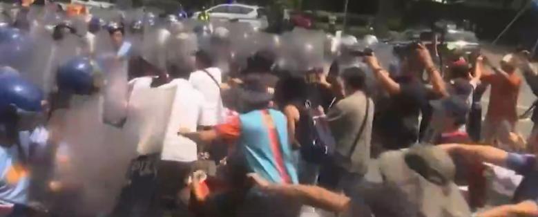 菲民众中还是有不少明白人，自发示威抗议鲁比奥来访！

根据多家媒体报道，美国国务