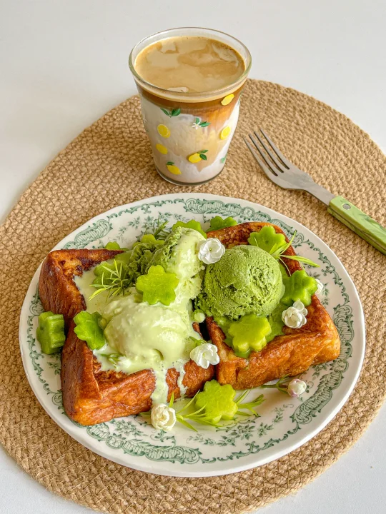 休息日早餐🍈冰淇淋黄油法式吐司🍞dirty🥛