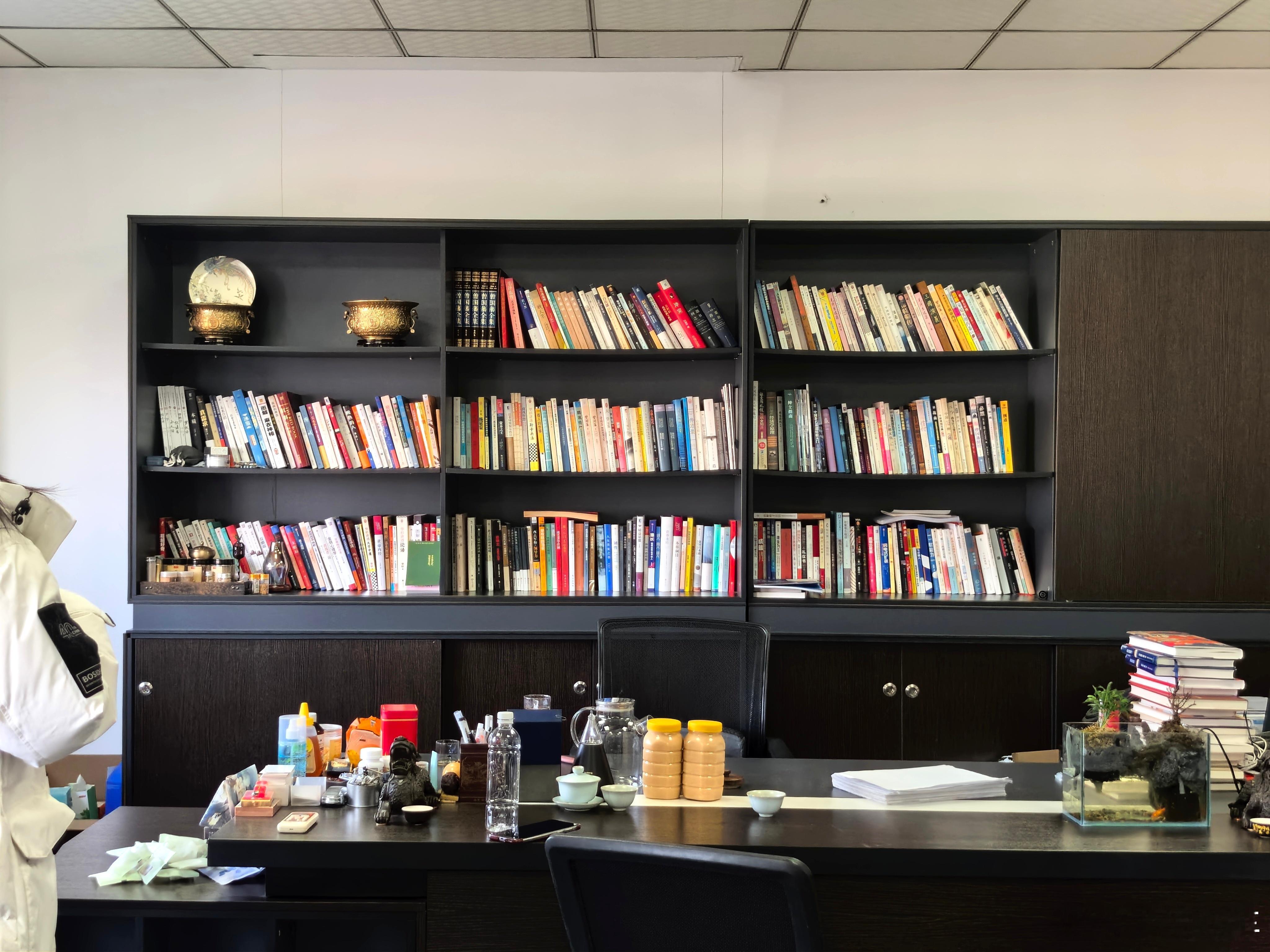 参观尊界S800车友大哥的办公室，一下子被圈粉，大哥不仅选车眼光在线，而且是真的