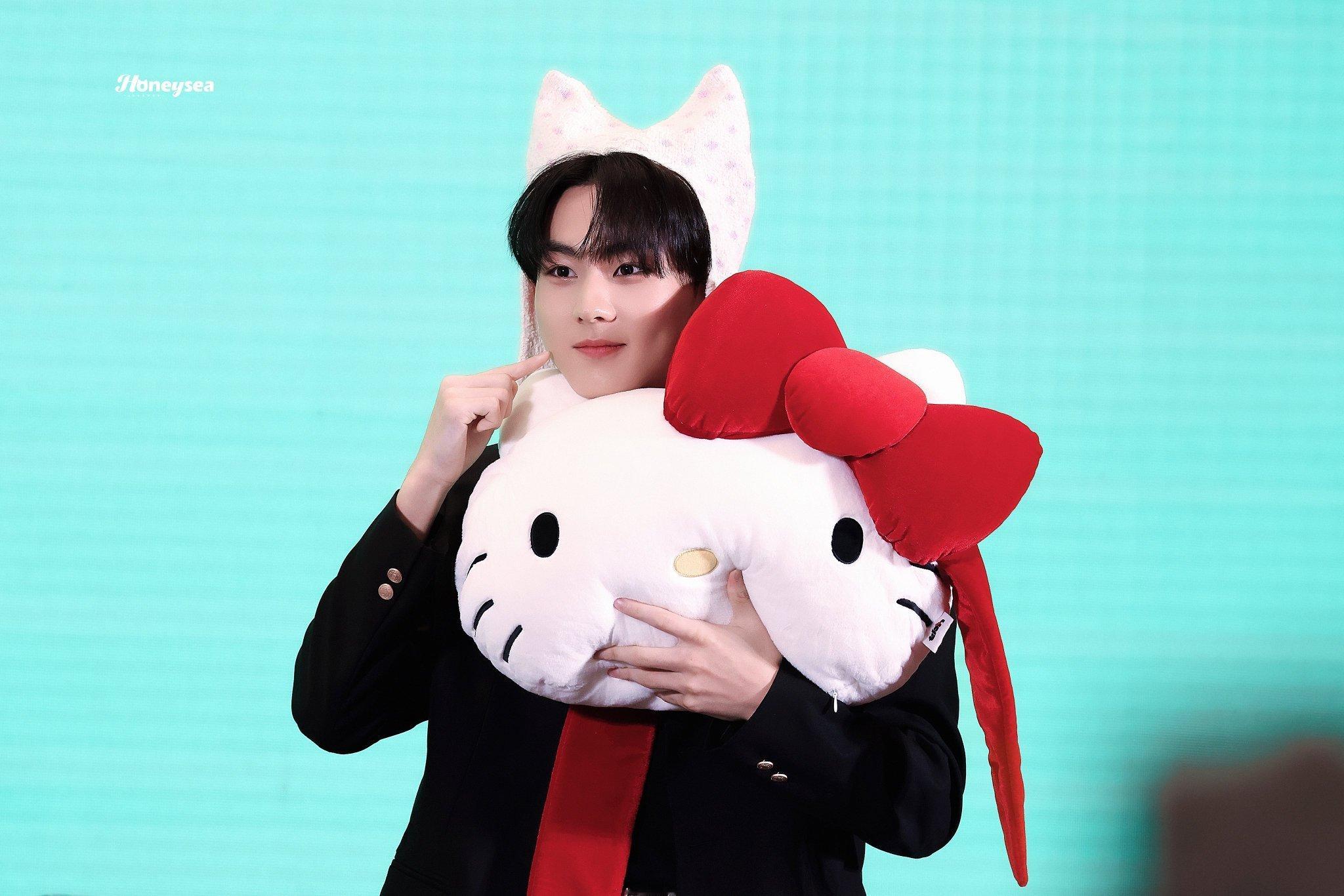 你知道的..我从来没有属于自己的小猫..所以你愿不愿意…./HoneyseaJW