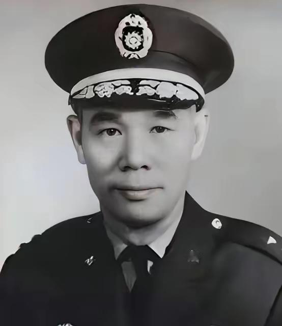 1995年11月，在荷兰鹿特丹，一位96岁高龄的华人老者在寓所藤椅上沉沉睡去，再