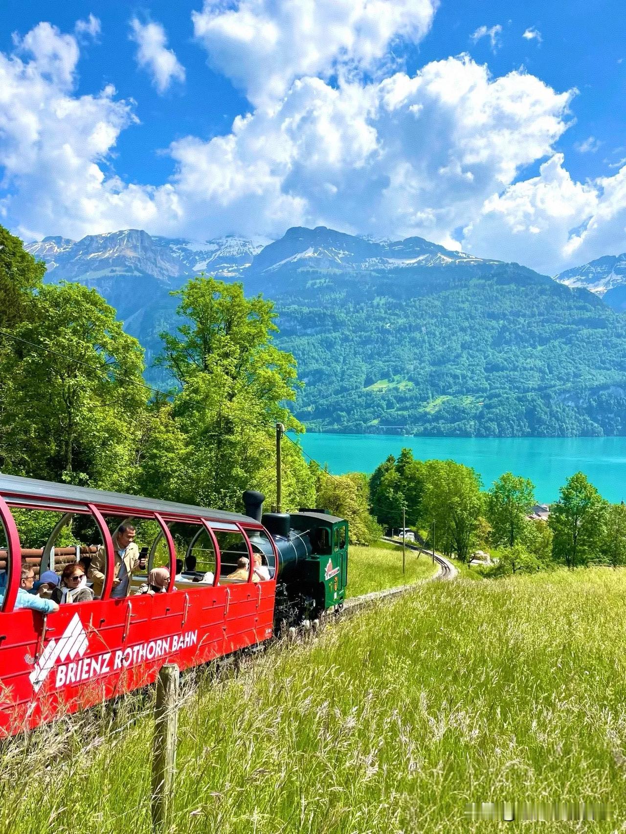 旅行对人有治愈的力量
在熟悉的人际圈子里待久了，
就会觉得疲惫。
因为那些熟悉的