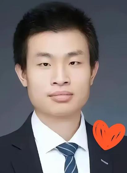 34岁的北大天才韦东奕又传喜讯，拿到长聘聘书后第一件事不是庆祝，是申请把办公室搬