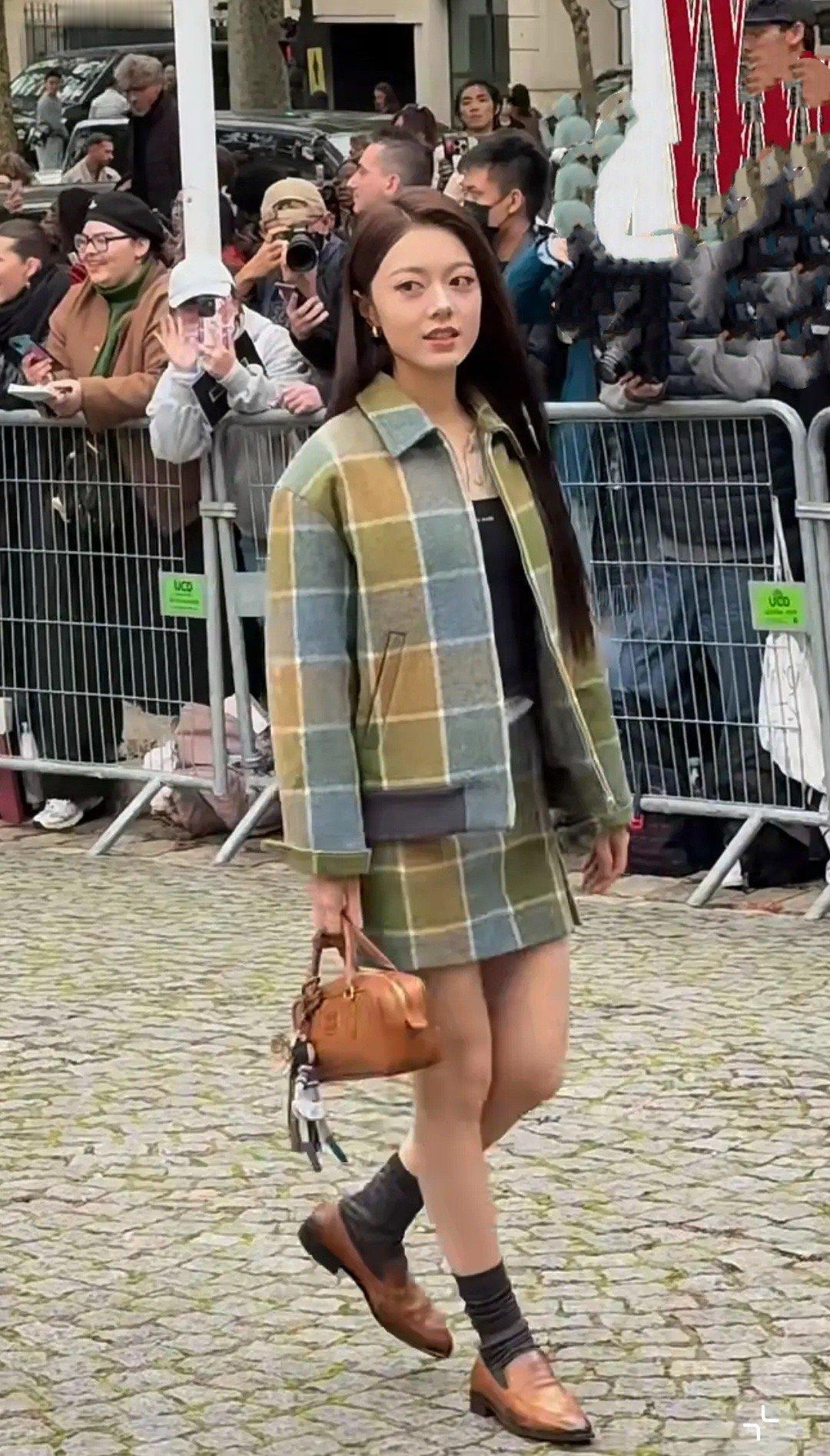 赵今麦的问题到底出在哪？毋庸置疑脸是好看的，感觉她一直没找对风格 ​​​