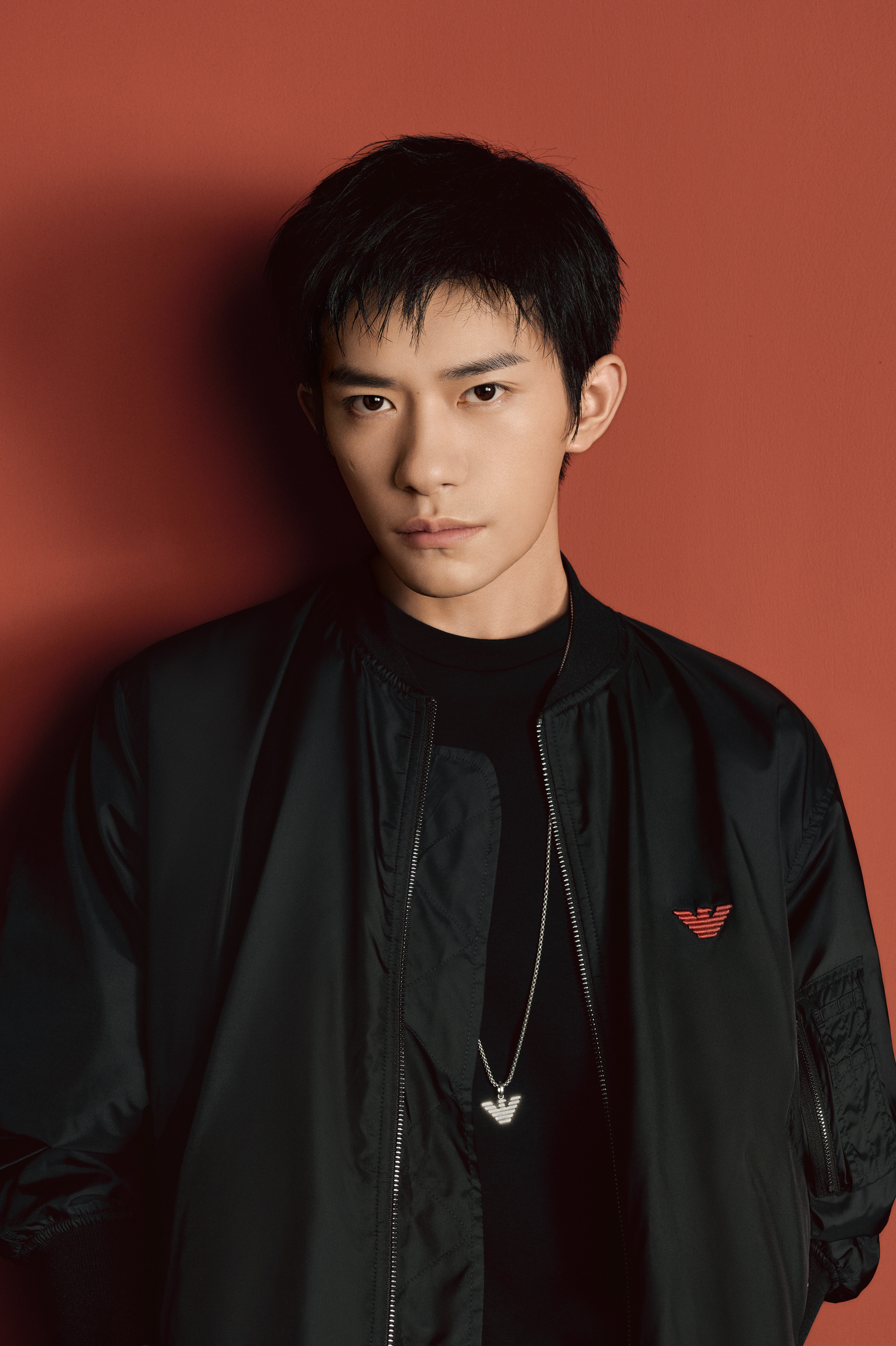 Emporio Armani 与全球形象代言人易烊千玺合作的特别限定系列于 7 