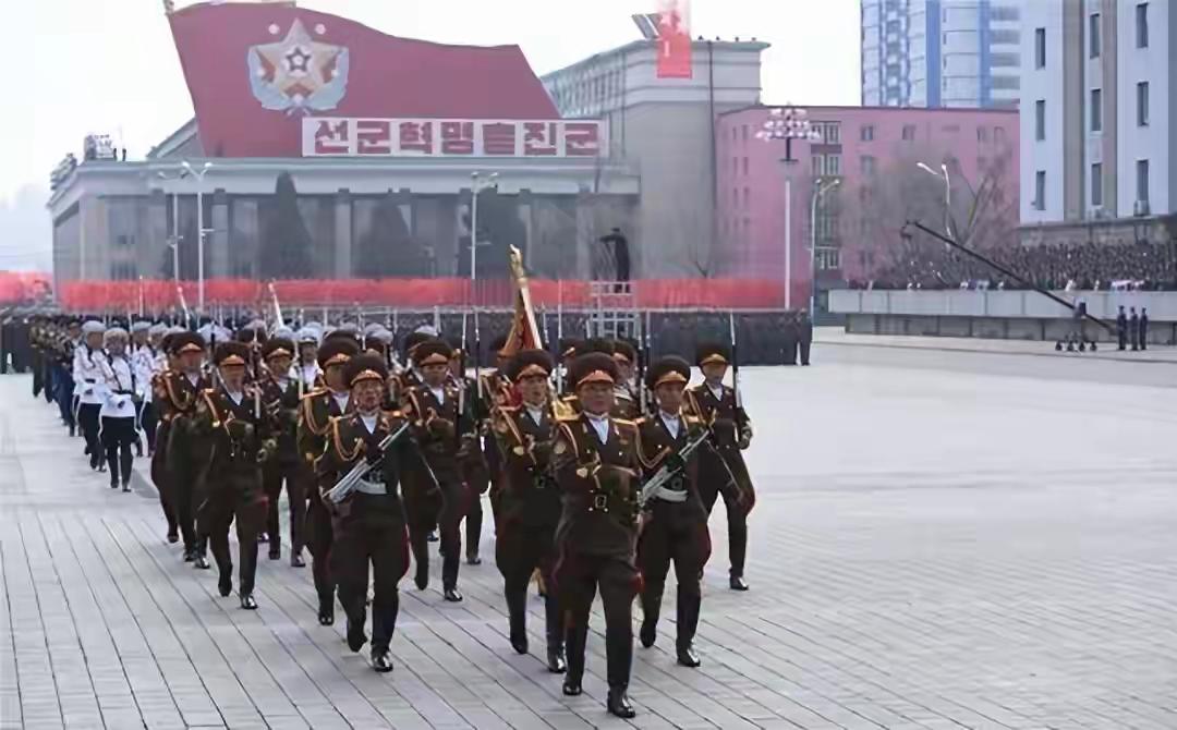 朝鲜导游小金最近很困惑：中国游客行李箱里装的那些东西，为什么偏偏不用酒店准备好的