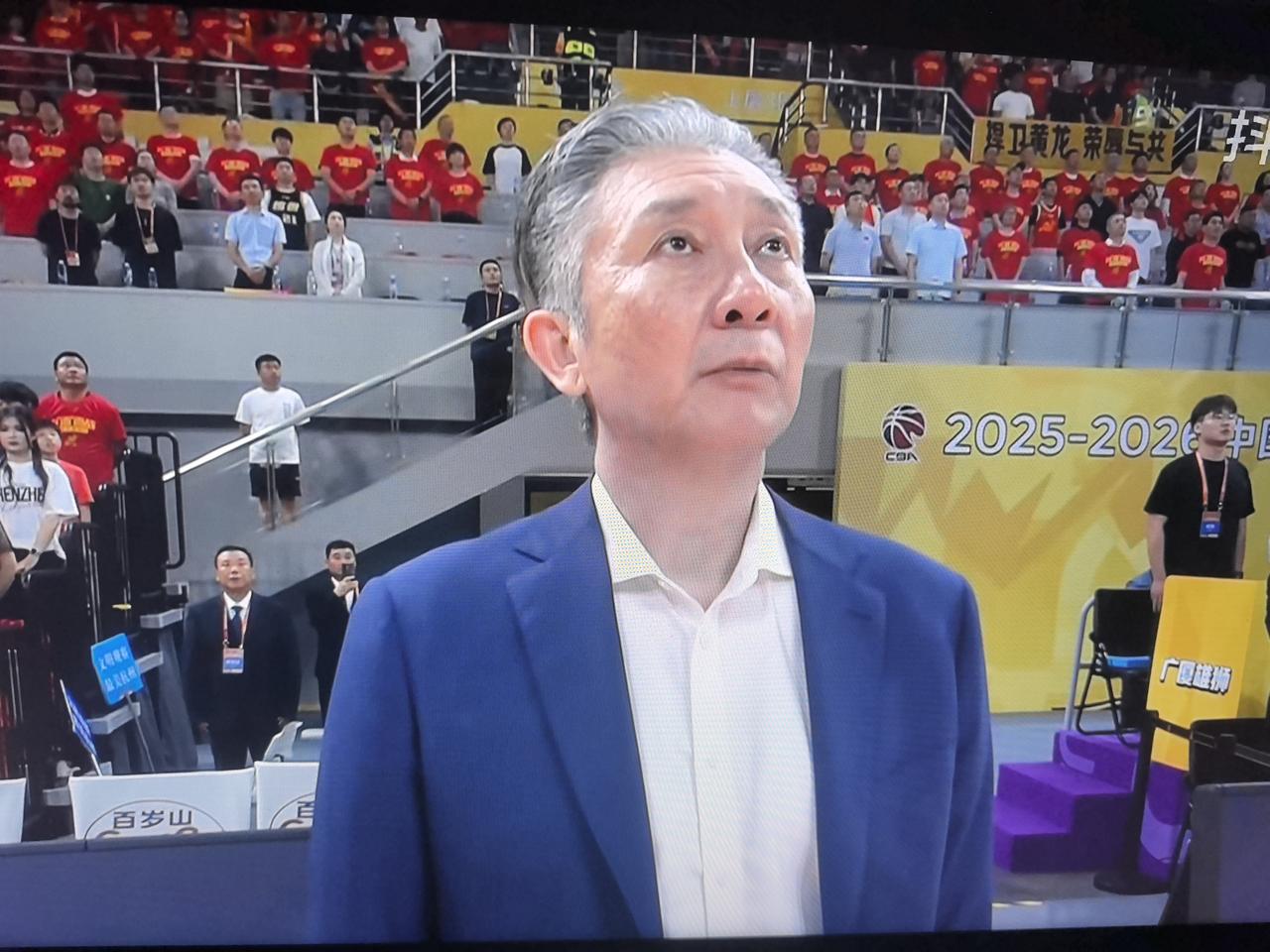 深圳昨晚能拿下广厦，靠的是全民皆兵！
先看看深圳队各球员的数据吧:
1 贺希宁1