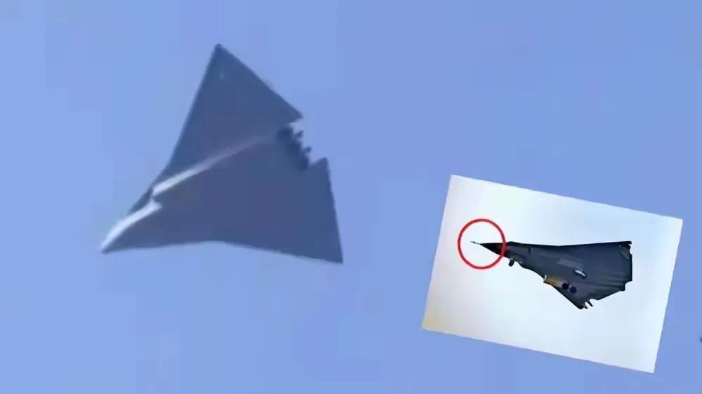 近日，成飞试飞两架歼-36原型机后，美国《国家安全杂志》称歼36为“近半个世纪最