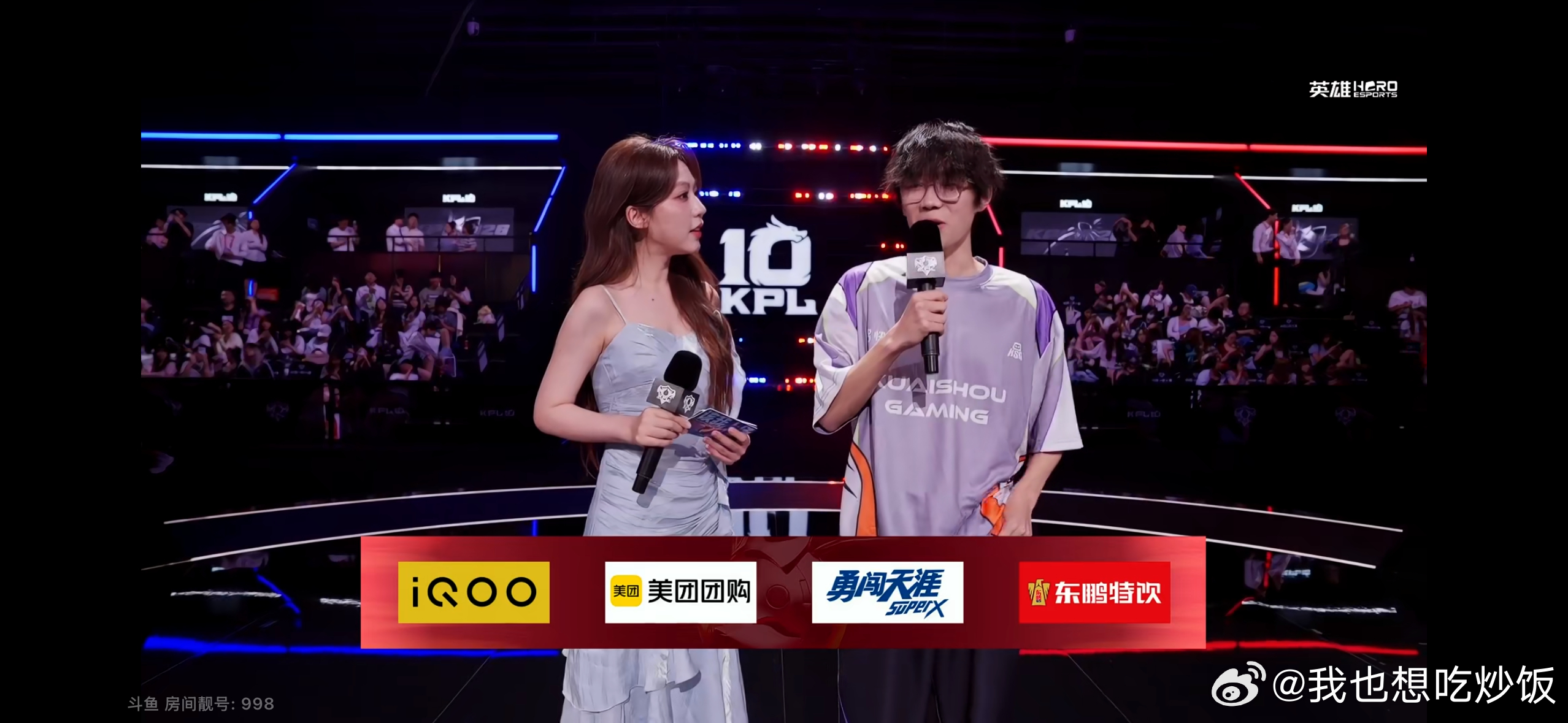 卧槽妈妈女神一出来我魂都丢了 