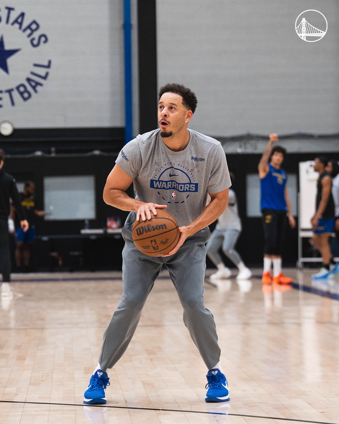 Nick Friedell：科尔确认，塞斯·库里将于今晚复出，理查德森将继续缺席