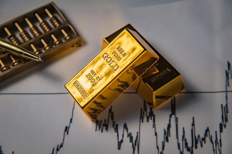 夜盘主力合约收盘，沪金主力合约下跌1.48%，报1096元/克；沪银主力合约下跌