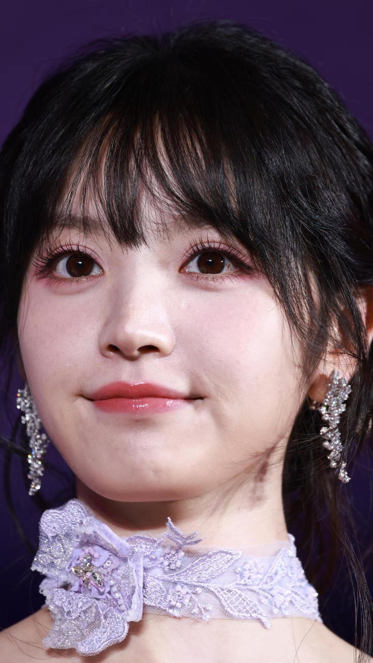 田曦薇力士现场，怼脸直拍。小田的顶级皮肤，绝顶好身材，原图在粉丝群田曦薇 田曦薇