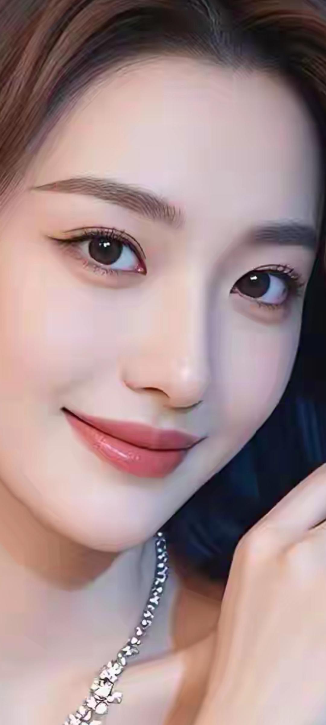 优雅微笑，闪耀珠宝，魅力无限！💎✨