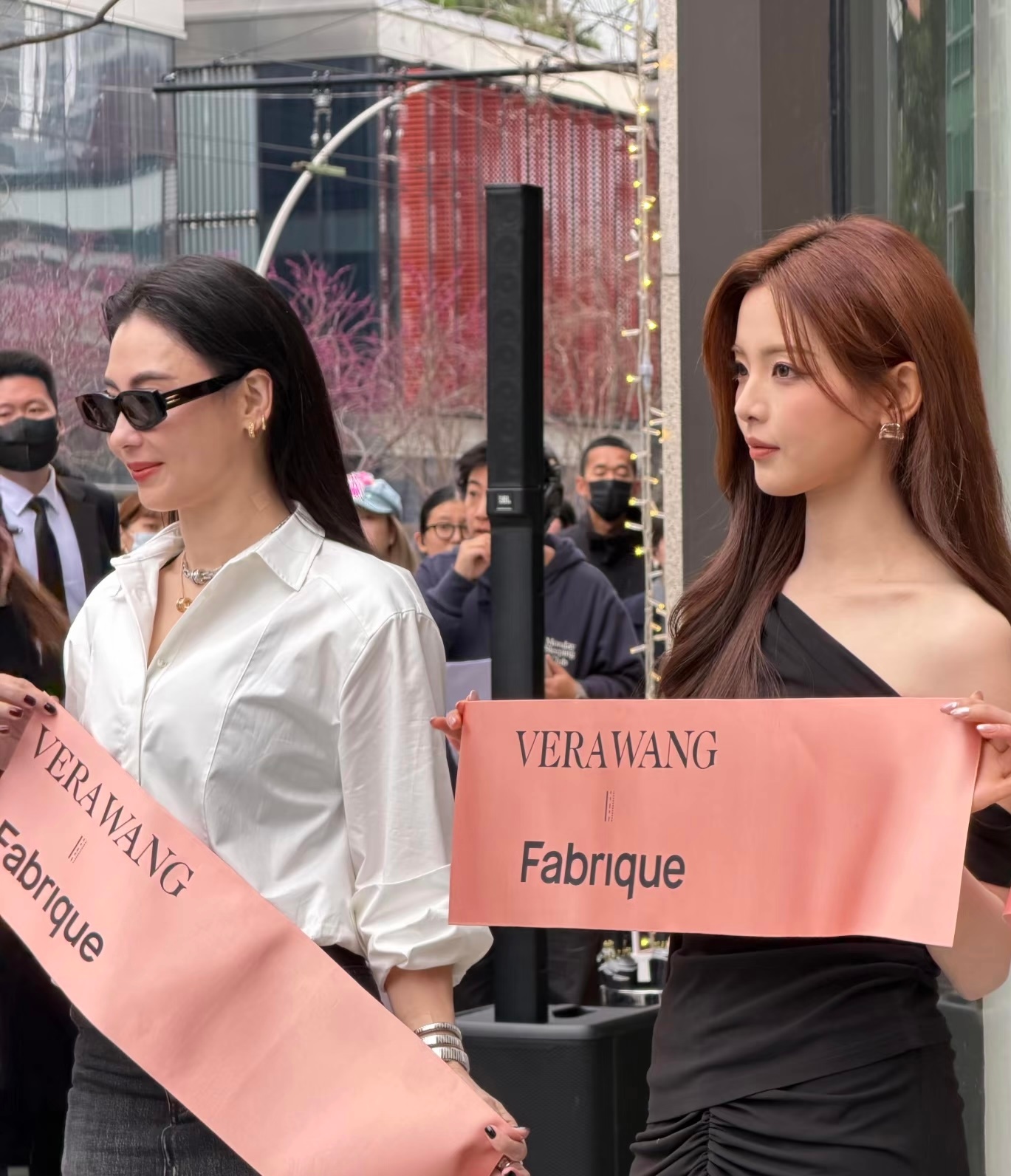 张柏芝杨超越宋妍霏同框张柏芝杨超越宋妍霏活动路透 张柏芝颜值这个抗打 