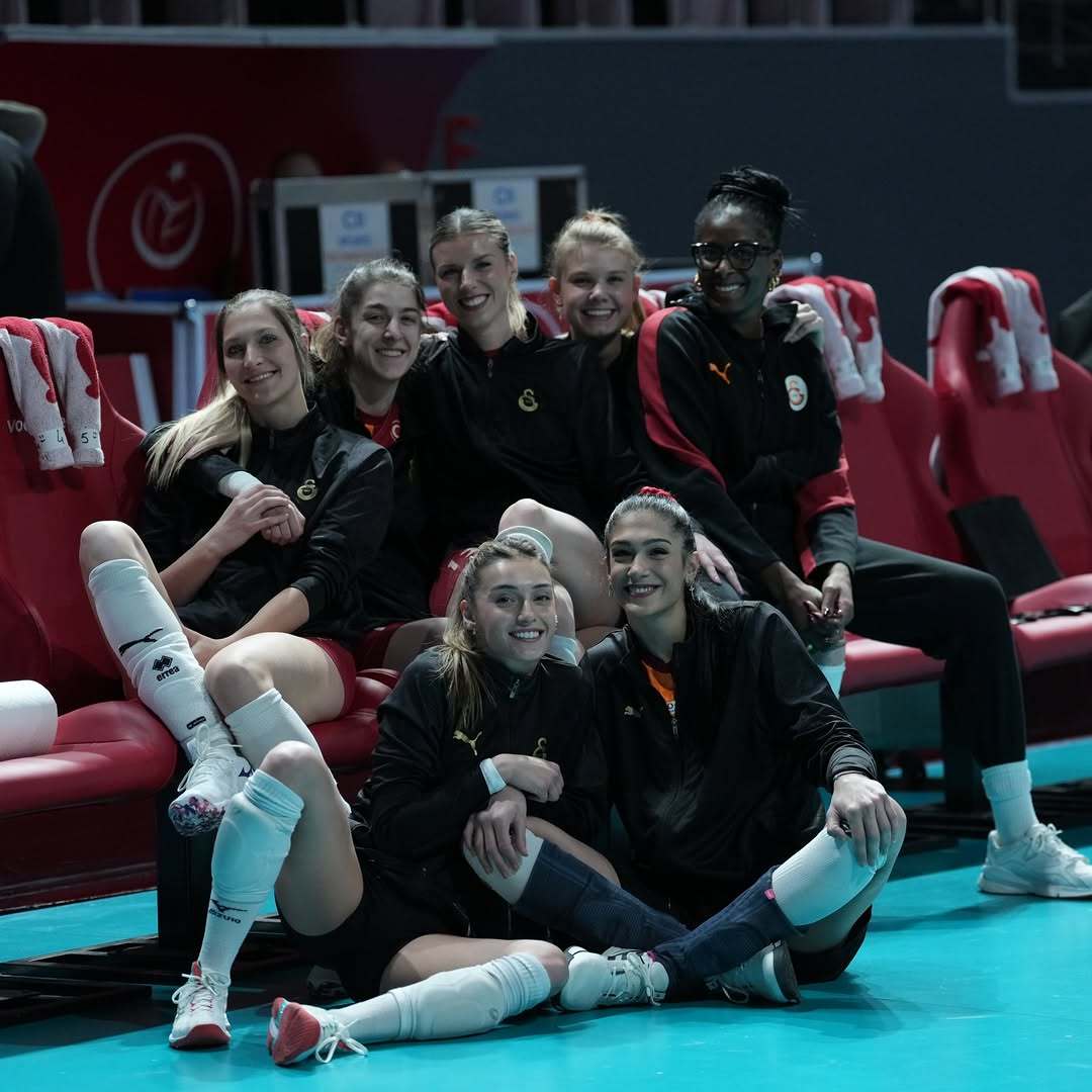 加拉塔萨雷热身中！ 