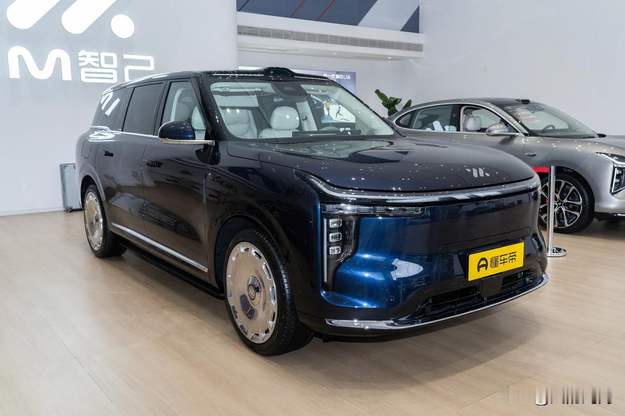 2025年智己汽车全年销量突破8万台：
10月销量13,159台
11月销量13