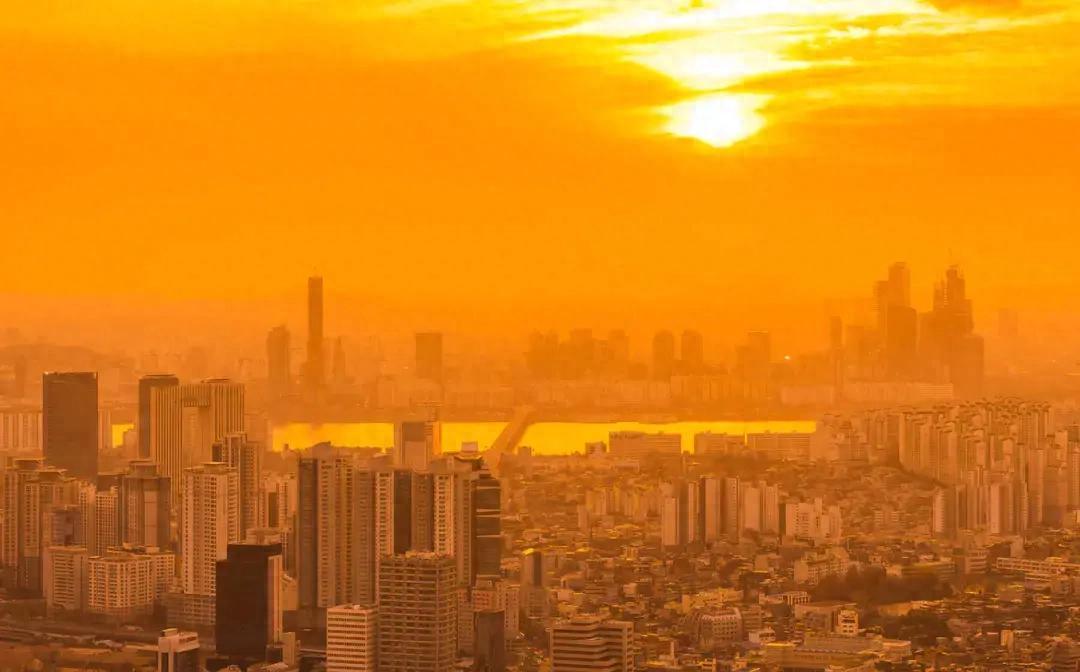 韩国一座城市刷新122年来最高气温纪录，高温已经不只是“热一点”这么简单，而是在