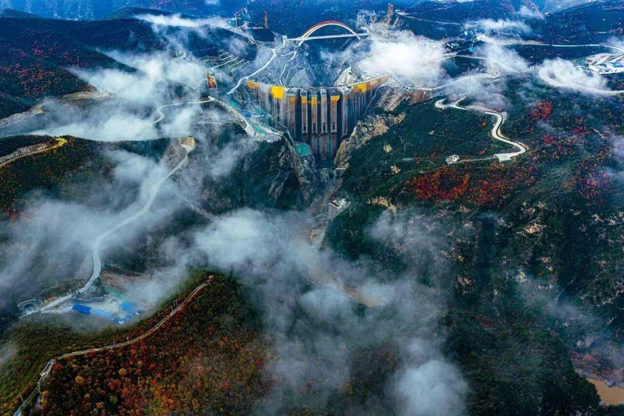 国家水网骨干工程——陕西东庄水利枢纽正式下闸蓄水，至正常蓄水位789米高程需要大