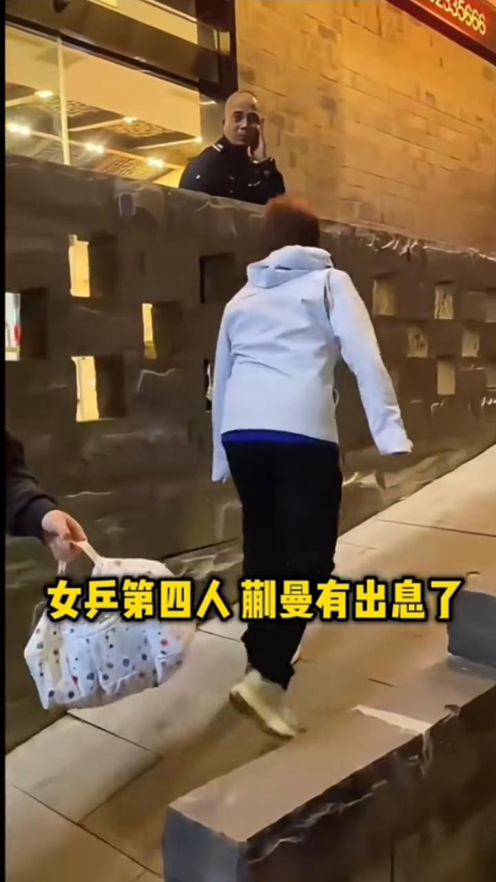 22岁的蒯曼锁定世乒赛参赛名额，女乒第四人蒯曼有出息了。
22岁的蒯曼锁定世乒赛