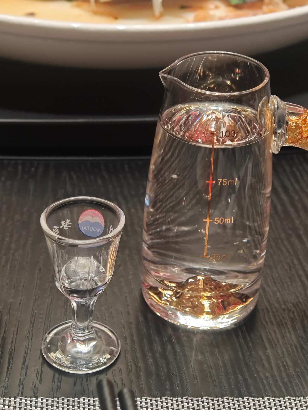 酒局上的明白人，都这么干！

1、劝酒两次，别人都不端杯，就不要再劝了！
2、部