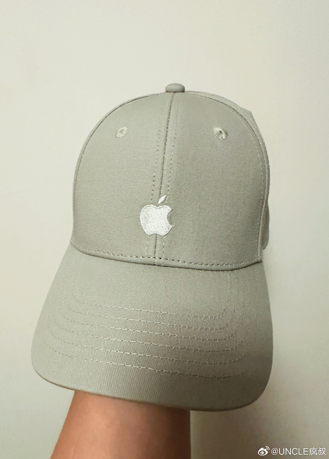 【周末愉快】给你一顶来自Apple Park的水果牌鸭舌帽，后两个月无惧艳阳天，